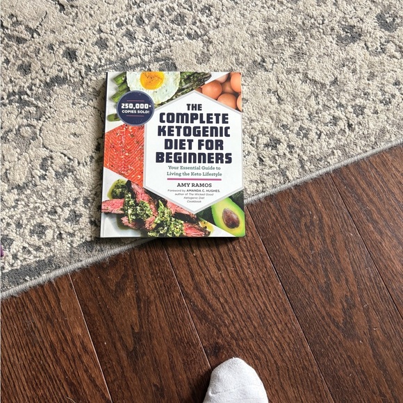 The Complete Ketogenic Diet for Beginners Book - Picture 1 of 1